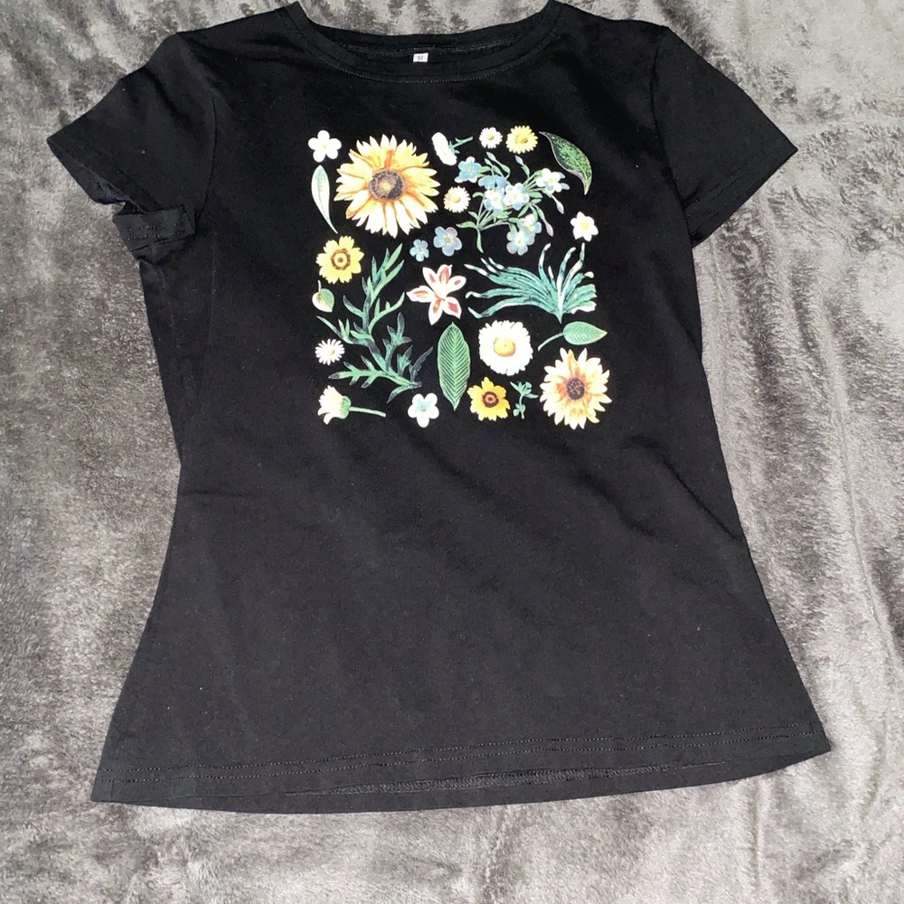 Flower design t-shirt